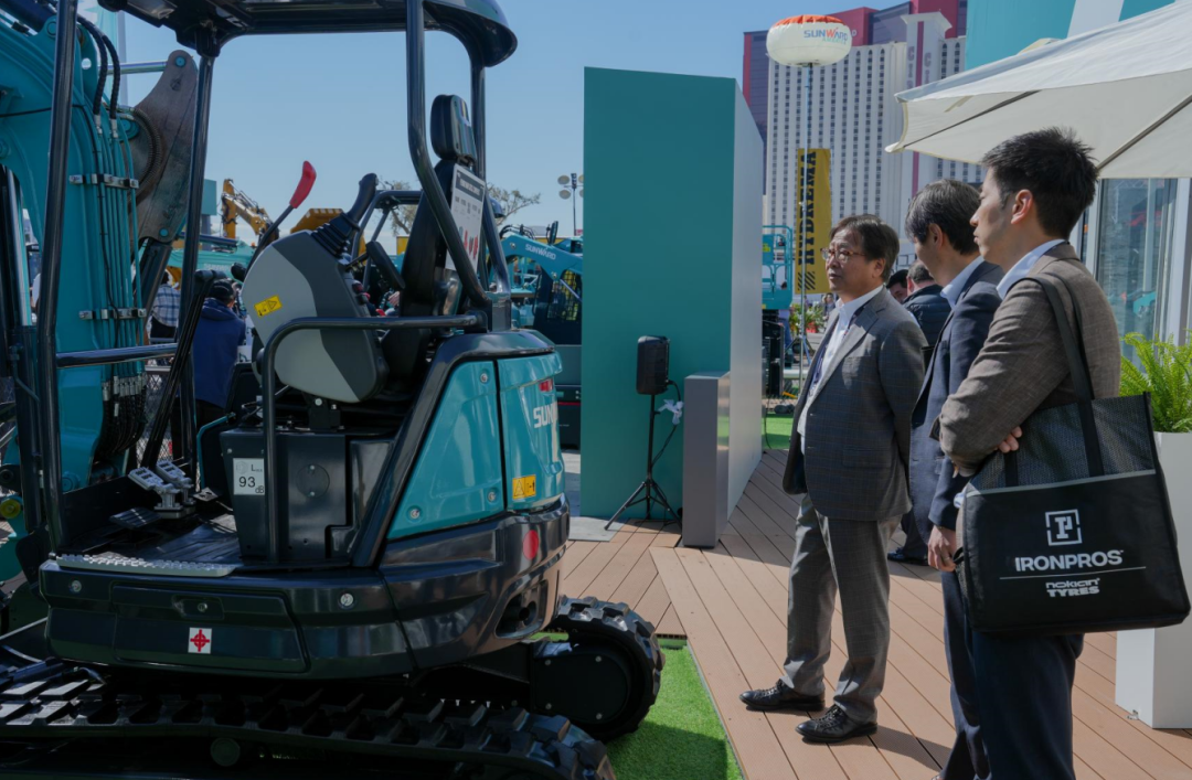 拉展直播 | 推动“中国制造”走向世界！森林舞会网页版智能2023美国拉展圆满收官