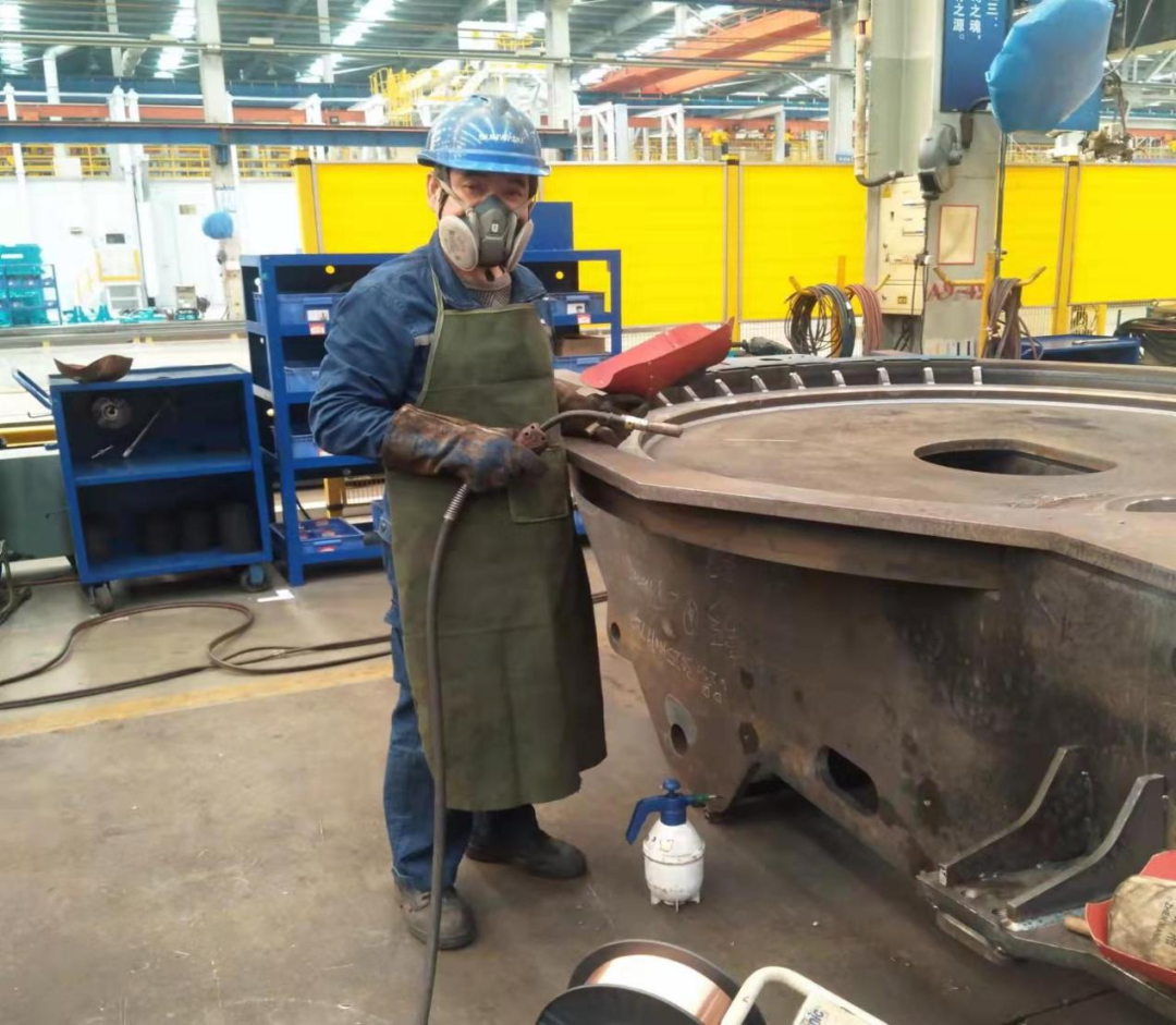 森林舞会网页版匠心 | 一把焊枪“点亮”绚烂人生