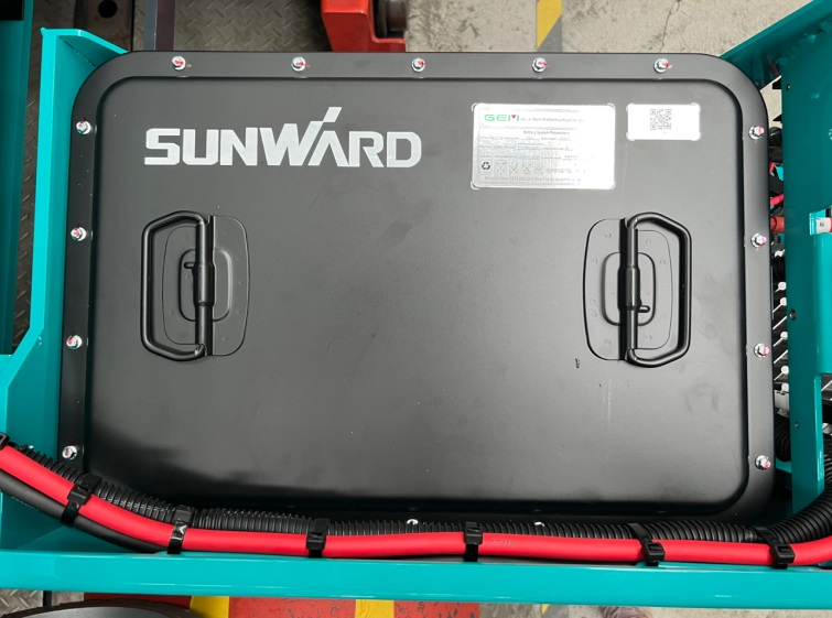 与“锂”相约，助力“双碳”！森林舞会网页版智能全系列锂电剪叉式高空作业平台全面进军市场