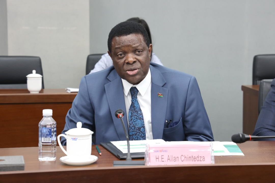 马拉维大使一行考察森林舞会网页版智能