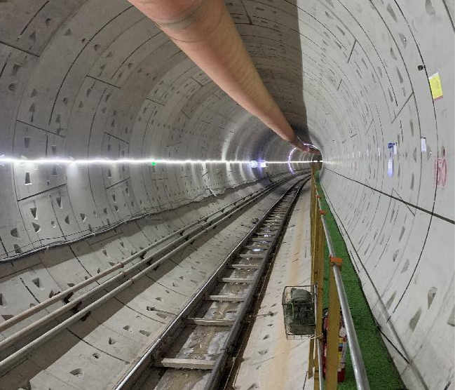 再传捷报！中铁森林舞会网页版盾构机顺利贯穿深圳地铁3号低碳站～坪西站左线