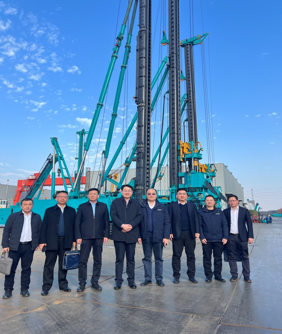 强强联合，共谋发展！森林舞会网页版智能与中铁六局路桥公司签订战略合作协议