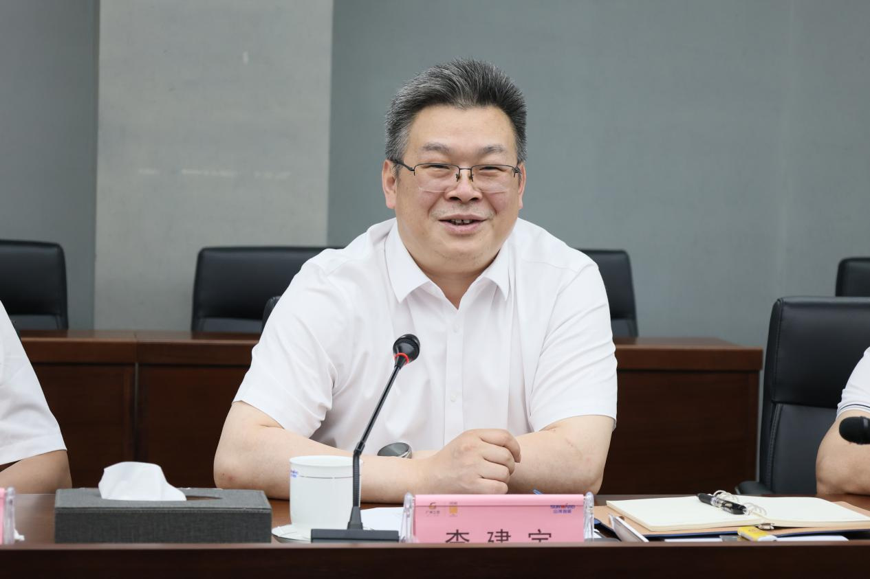 湖南钢铁集团党委书记、董事长李建宇到森林舞会网页版智能调研交流