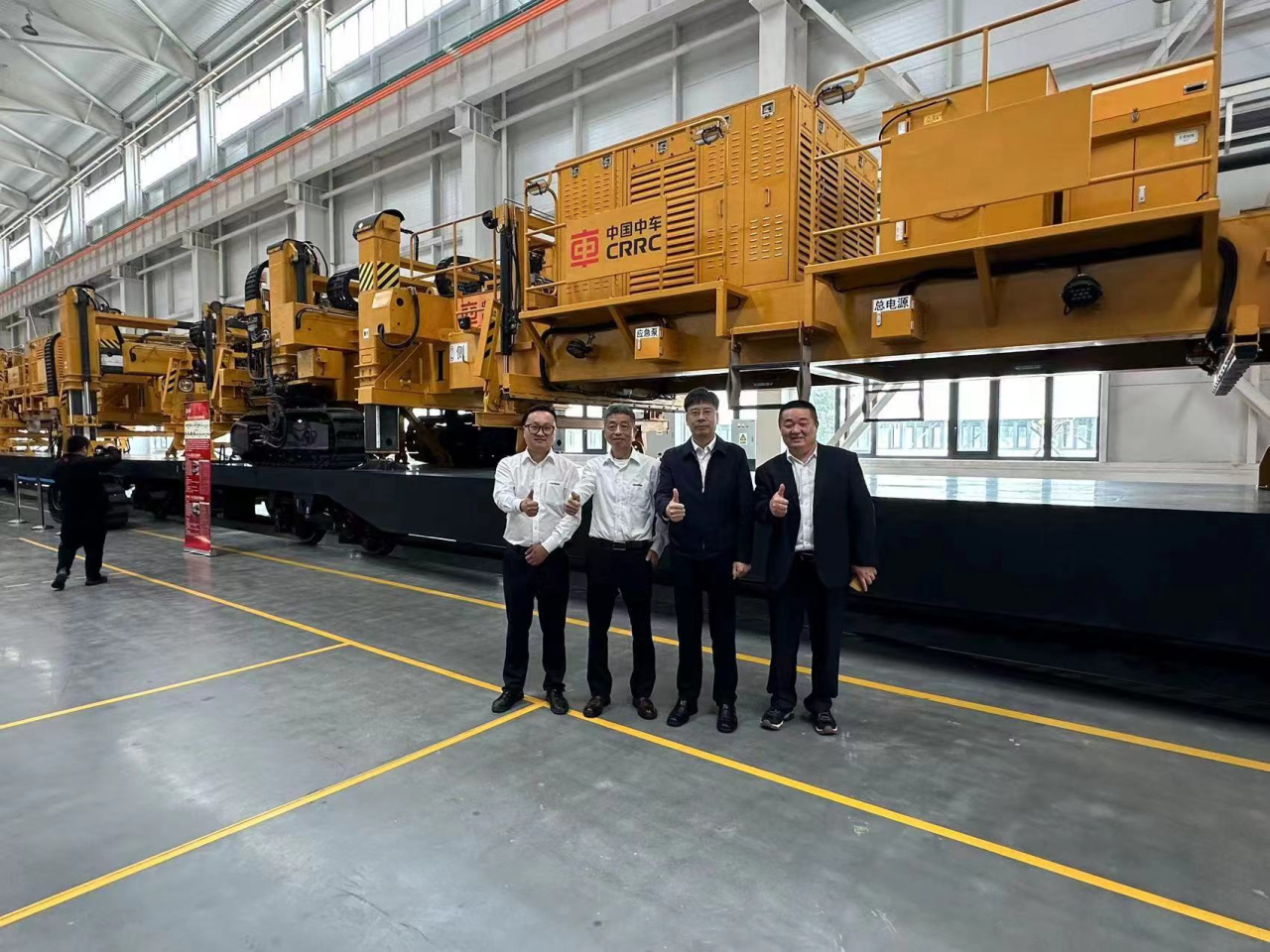 CPH-30J道岔铺换机组全球发布！森林舞会网页版智能与宝鸡中车时代共绘铁路装备新篇章！