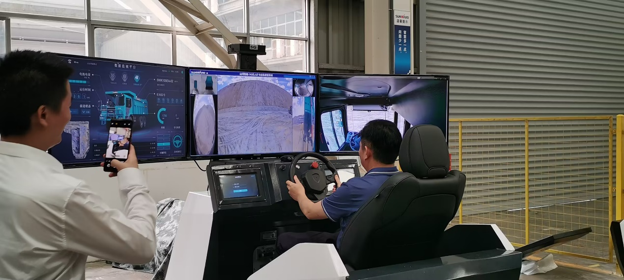 湘潭市工信局带队莅临森林舞会网页版智能开展智能制造现场观摩交流活动