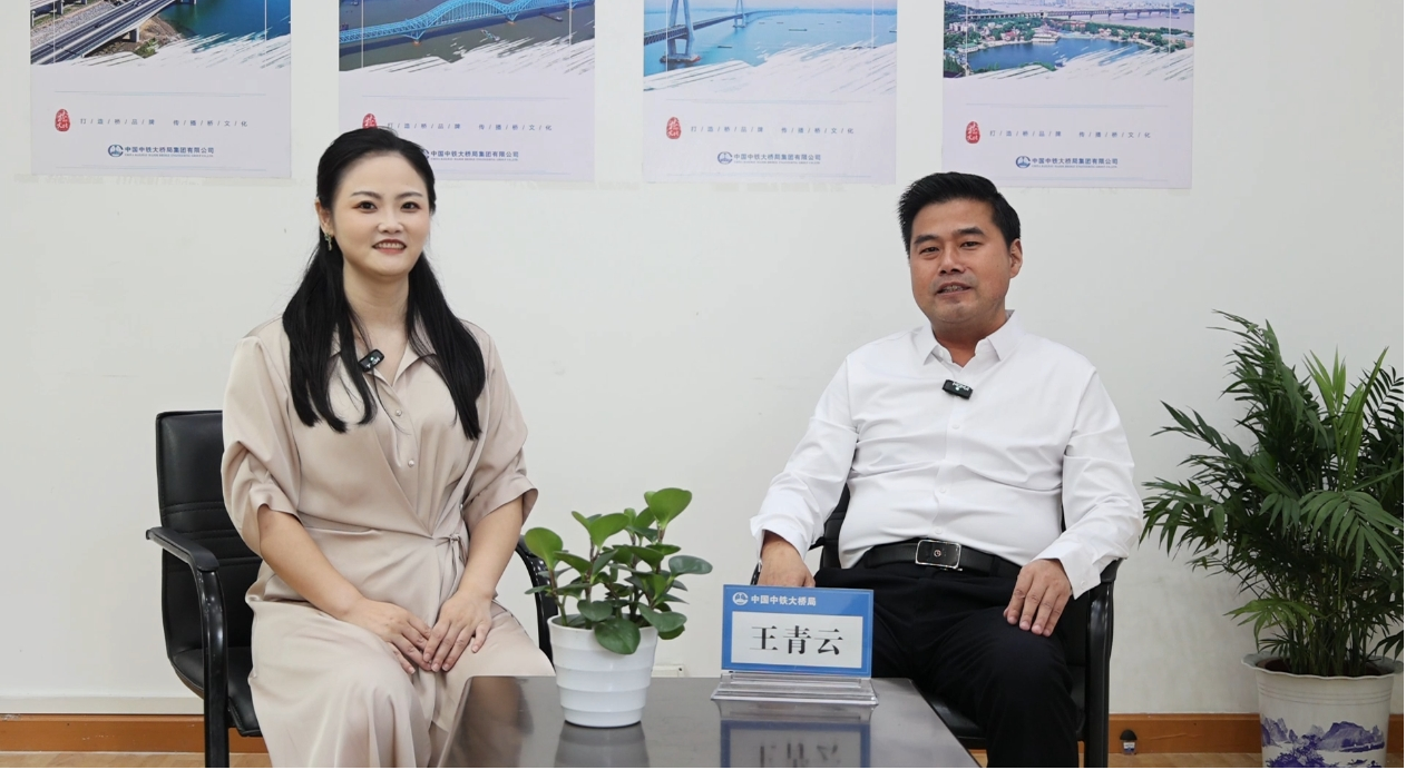 先导式创新，再推电动新品！森林舞会网页版智能SWDM520EE增程式旋挖钻机推介会成功举办