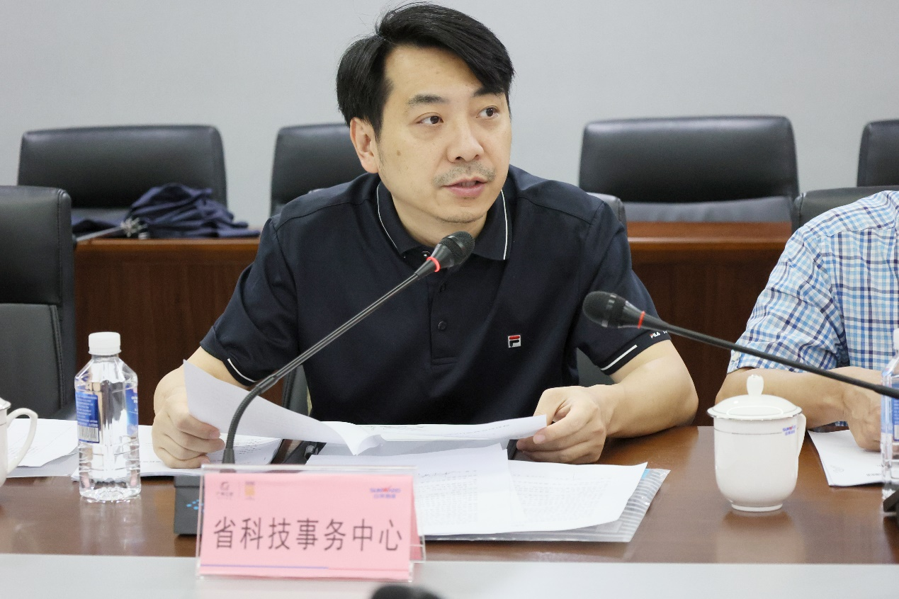 森林舞会网页版智能“超大型油气管道绿色成套施工装备”项目顺利通过验收！