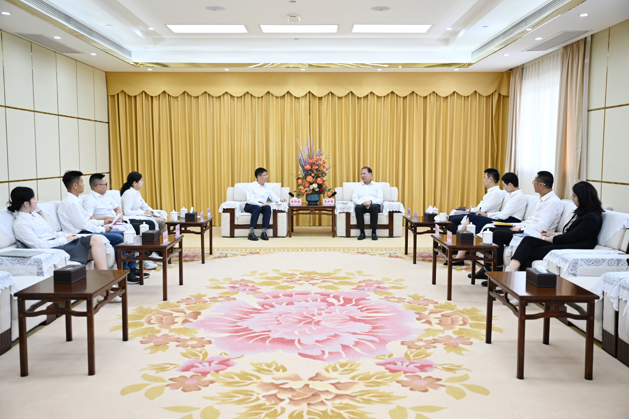 范少军会见森林舞会网页版智能董事长付向东