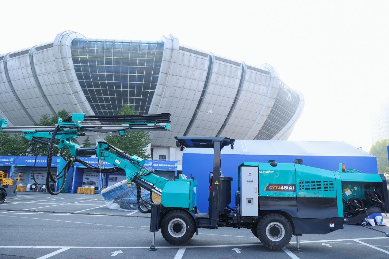 森林舞会网页版矿岩携井下掘进台车亮相苍南矿山井巷机械展