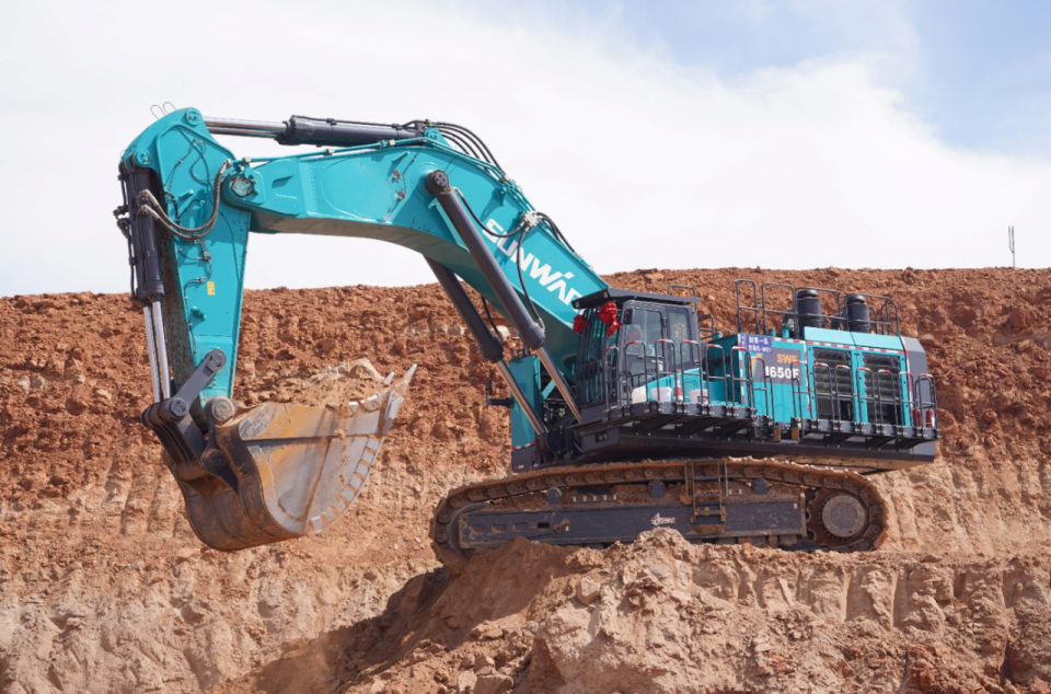 创新引领，实力见证！森林舞会网页版智能明星产品荣登“2025工程机械TOP10年度榜”