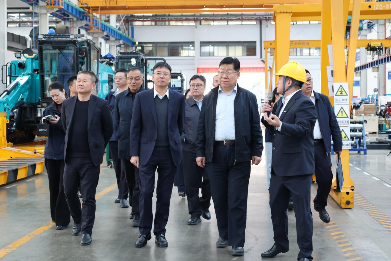 新矿投资集团党委书记、董事长王漠到访森林舞会网页版智能