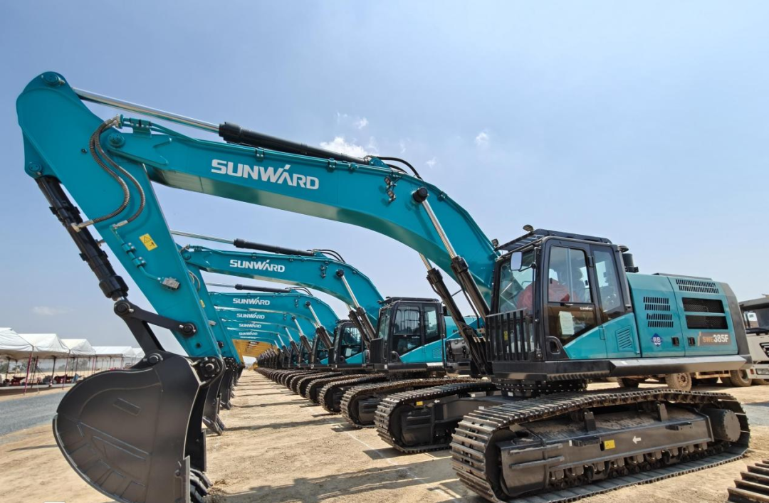 共建“一带一路”：森林舞会网页版智能挖掘机助力柬埔寨水利大动脉建设